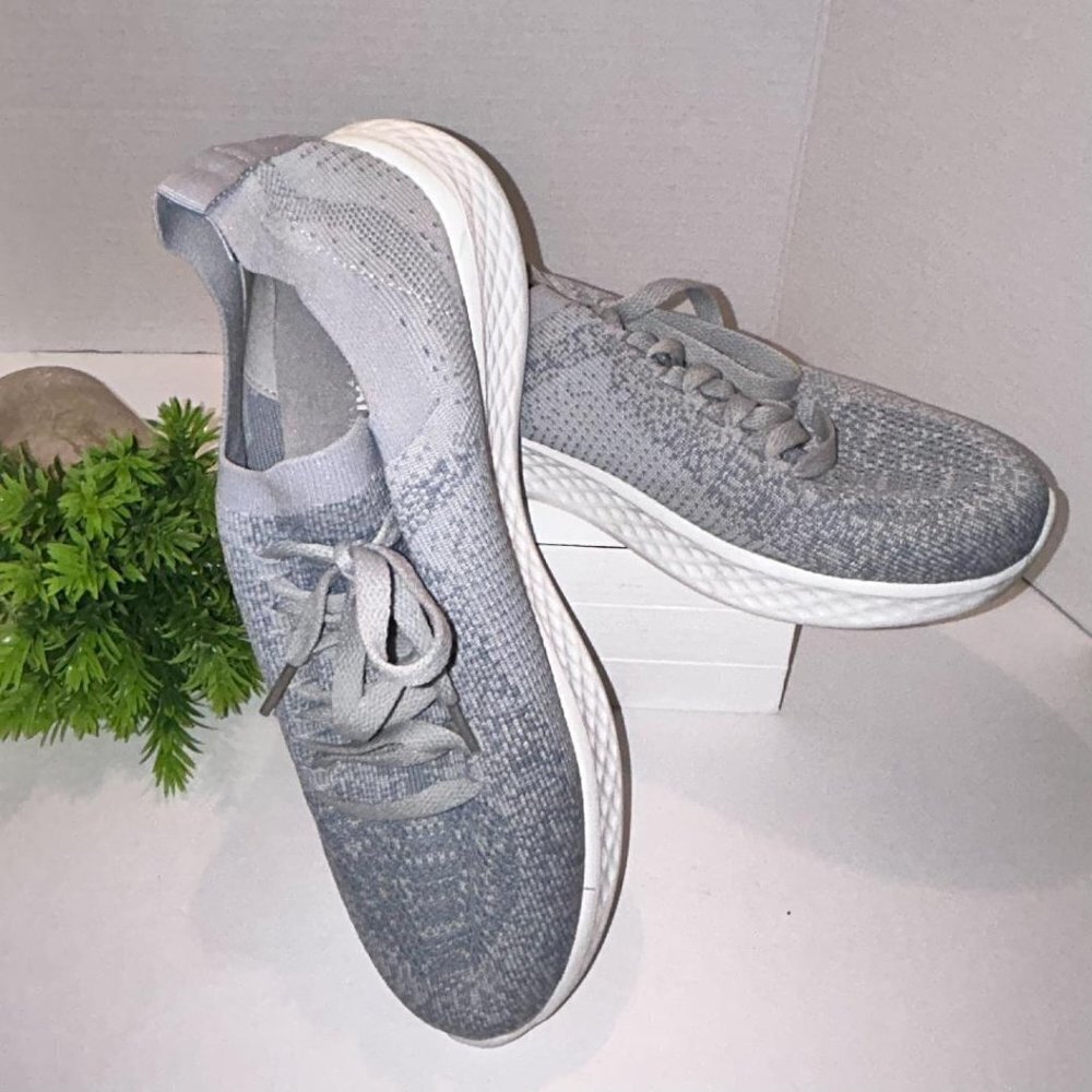 Cushionaire slip on tennis shoe Size 10